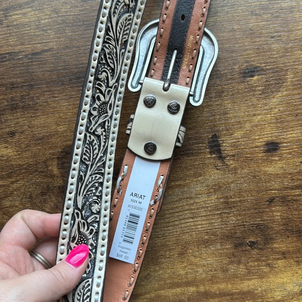 Ariat Size Medium Elegant Genuine Leather Silver and Tan Women's Buckle Belt